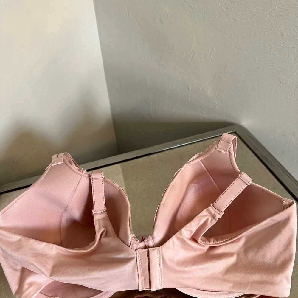 Maidenform Bra size 40DD - Picture 2 of 5